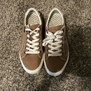 TAOS Z-Soul in Tan Golden Zipper Distressed Women’s Sz 8.5 Canvas Sneaker